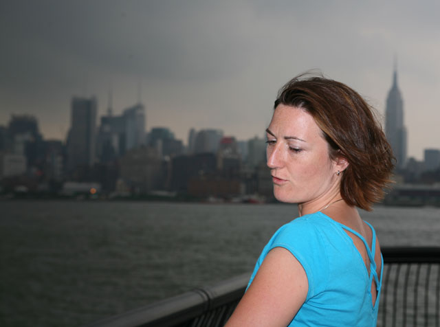 Nicole Girod vor der Skyline von New York